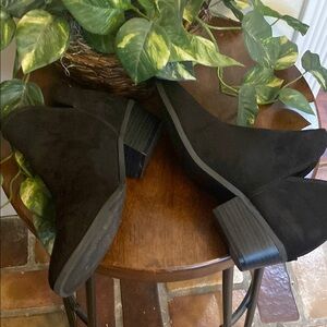 Old Navy Black Boots